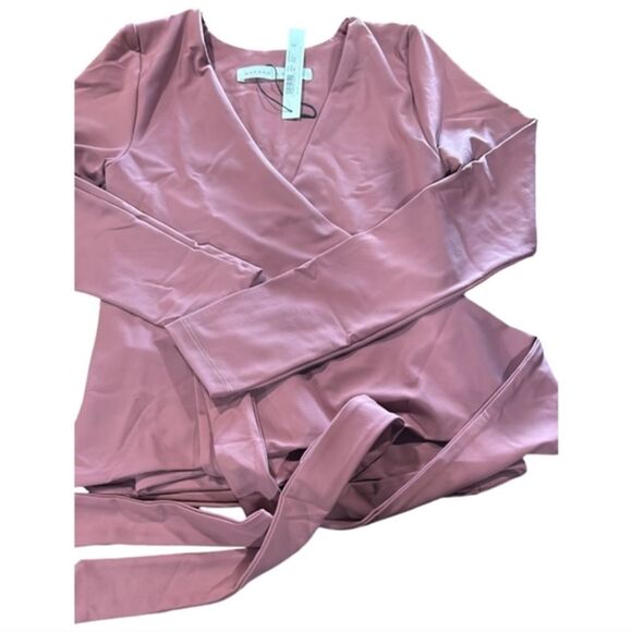 Susana Monaco -1724 NWT Long Sleeve Wrap Top in Lip Gloss Mauve Pink XS - Picture 4 of 7
